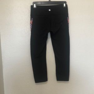 Preowned Lululemon cropped legging size 4 - Black